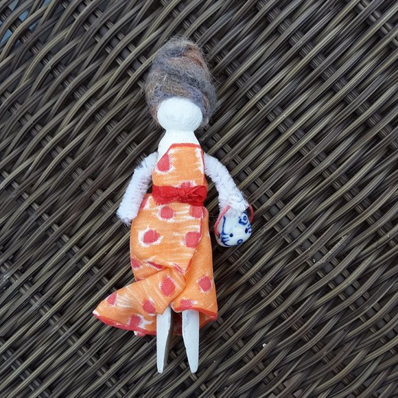 Clothespin dolly in the style of Amy Winehouse - Picture 2 of 6